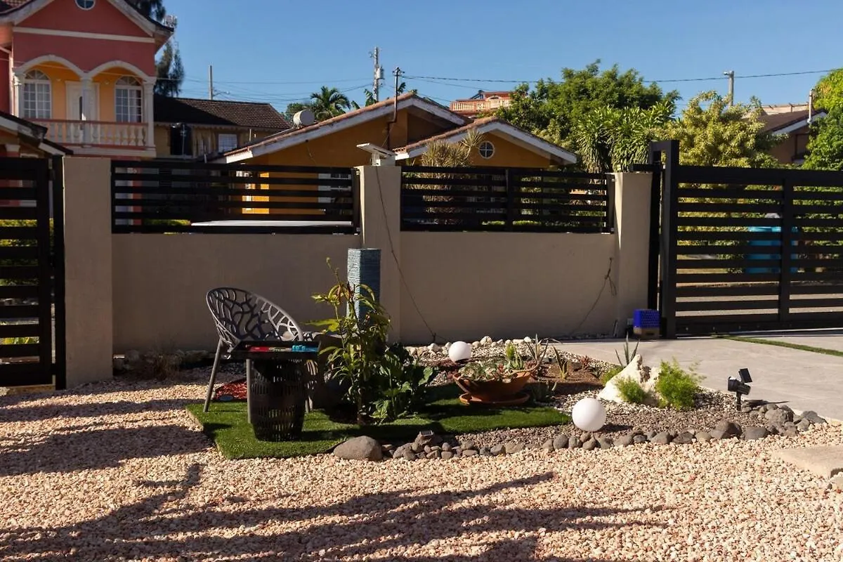 Holiday home Bright 2Br Retreat - Fast Wifi - Ac -5 Mins To Beach -Falmouth