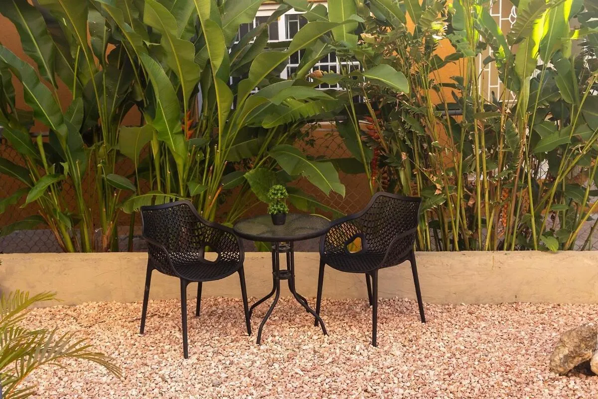 Bright 2Br Retreat - Fast Wifi - Ac -5 Mins To Beach -Falmouth 0*, Falmouth Jamaica